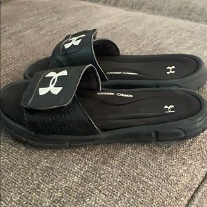 Boys UA flip flops